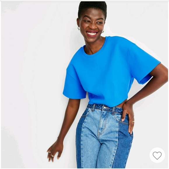 Future Collective with Kahlana Barfield Brown Short Sleeve Boxy Crop T-S… - Picture 3 of 5